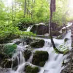 Mooie foto van waterval voor mediatatie te gebruiken