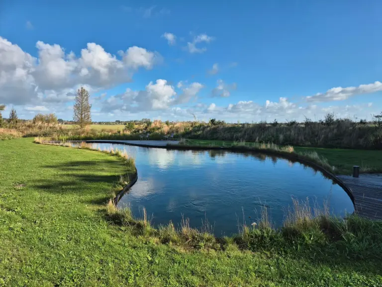 Retraitecentrum Land aan zee in Zeeland nabij Burgh-Haamstede, meertje
